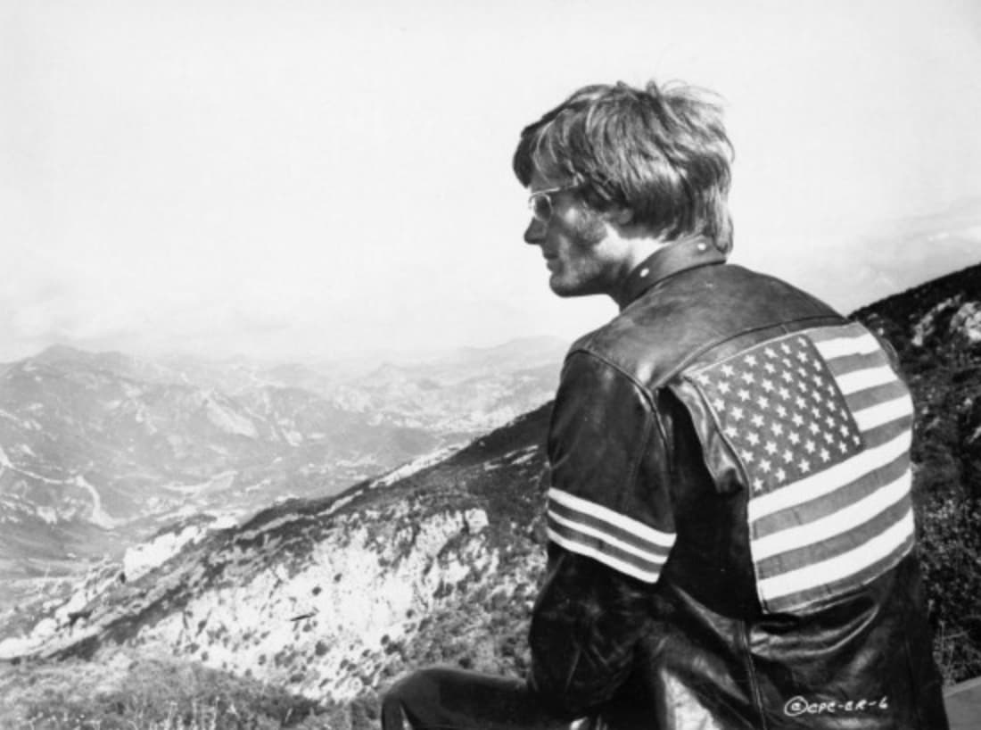 22 Cool Behind-the-Scenes Pics From the 1960’s Classic ‘Easy Rider’